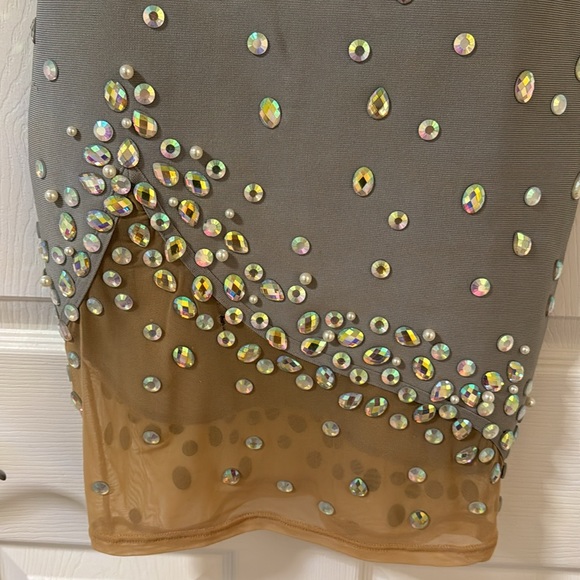 Strapless mini dress color grey with tulle nude color AB rhinestones size small - Picture 5 of 6